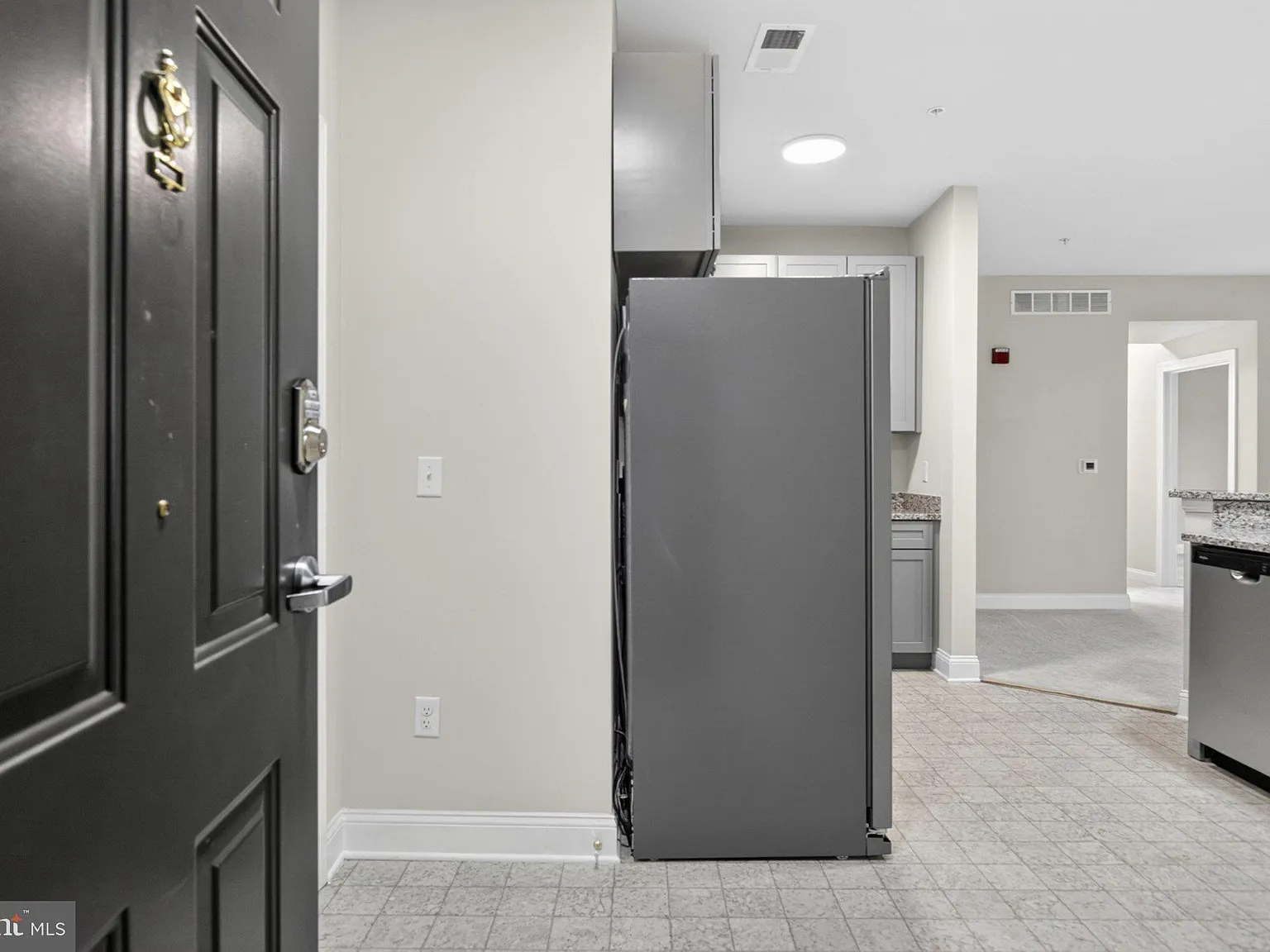 3 bed, 2.0 bath, 1500 sqft, $2,500 — Photo 2