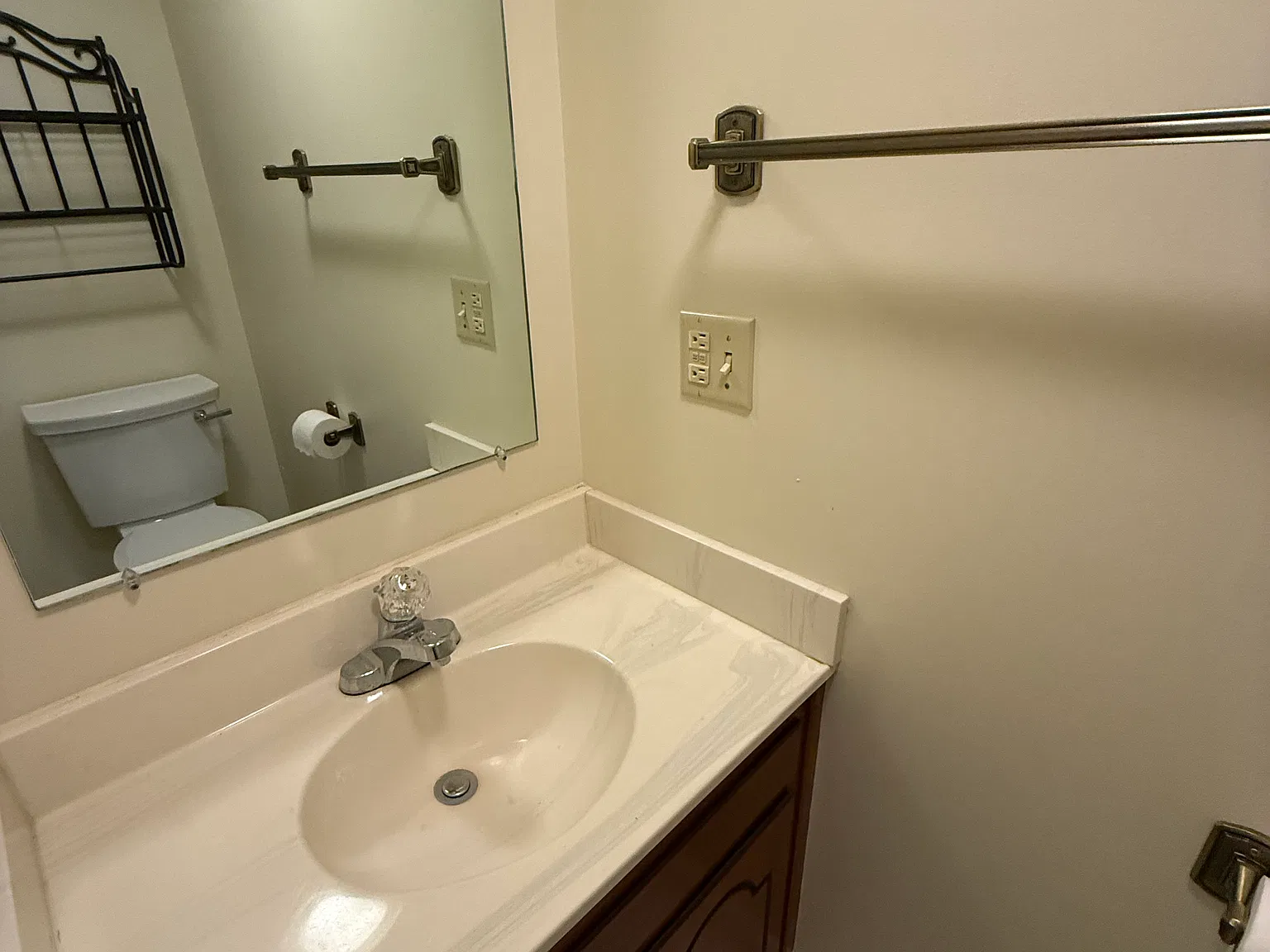 2 bed, 1.5 bath, 1188 sqft, $1,600 — Photo 4