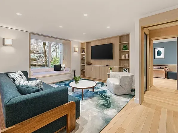 20 River Terrace image 14 of 24