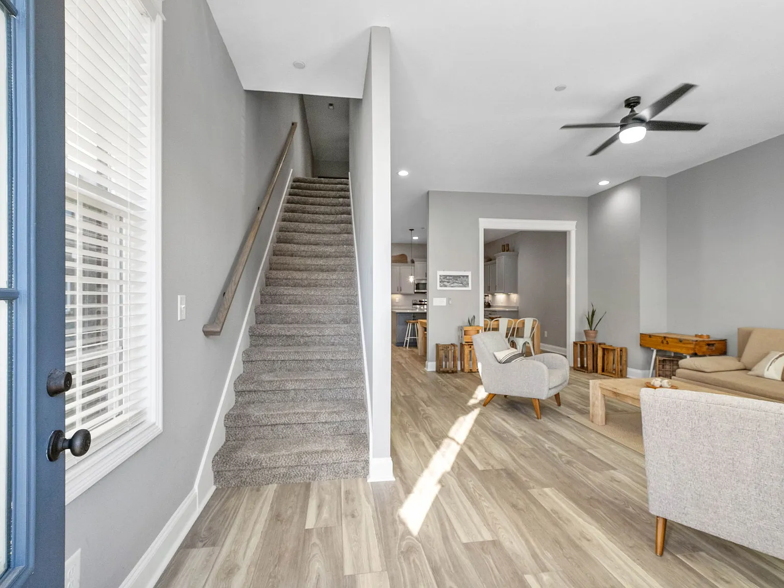 3 bed, 2.5 bath, 2054 sqft, $2,350 — Photo 3