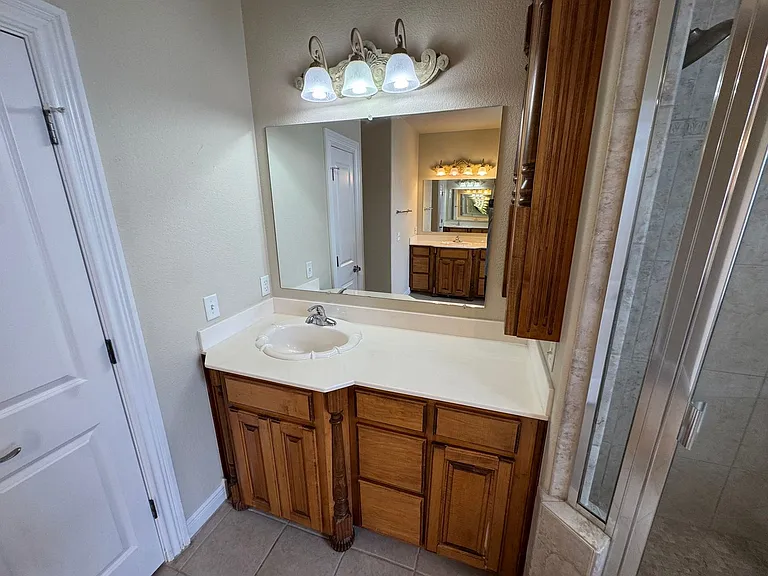407 Lyndal Ln — Photo 18
