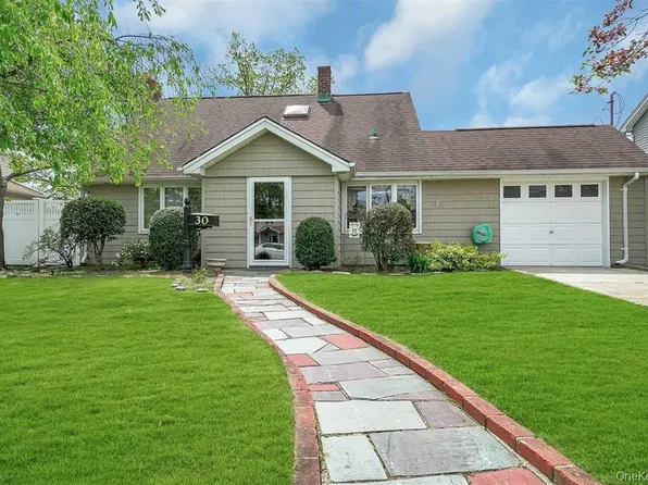 30 Book Lane, Levittown, NY 11756
