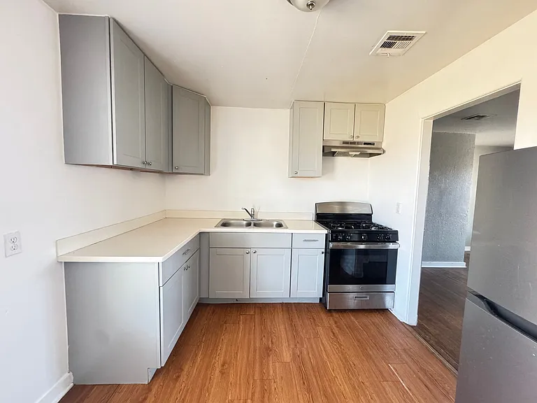 2030 NW 25th St #6 — Photo 11