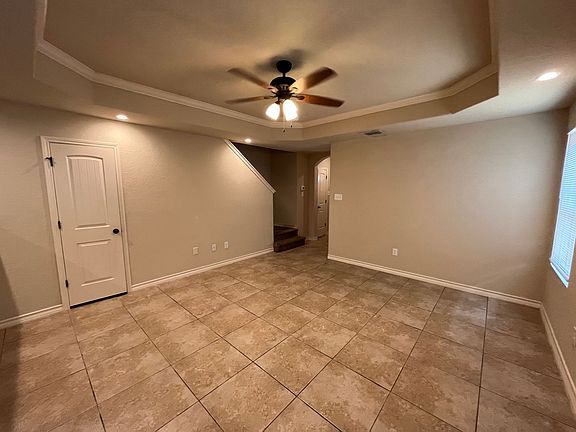 2nd image of 6866 Lakeview Dr #101
