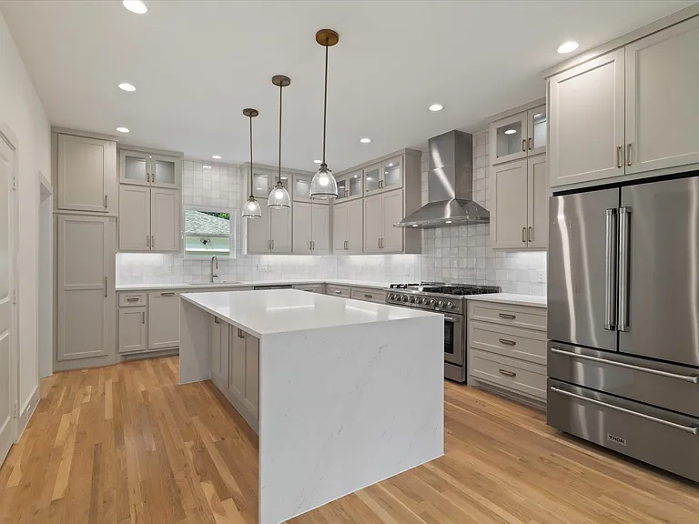 6255 Belmont Ave — Photo 9