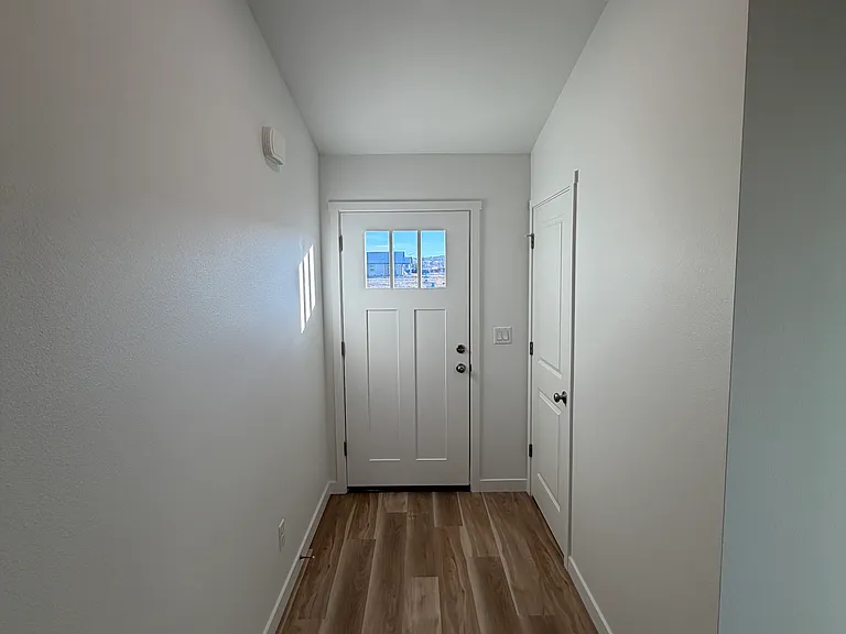 714 NE Rickenbacker Rd — Photo 12