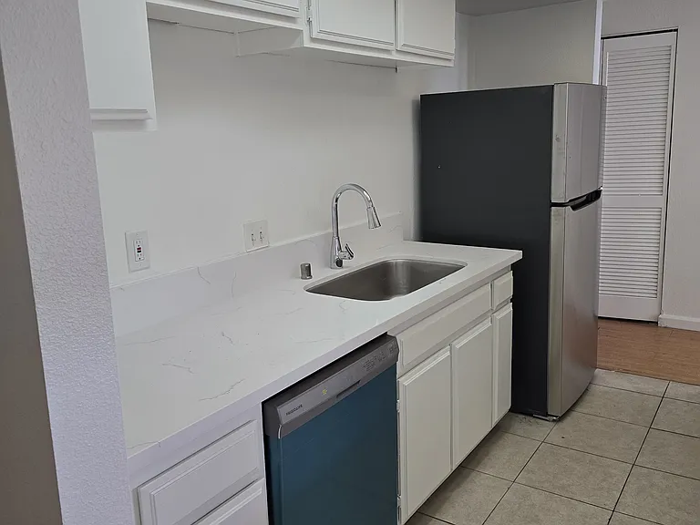 731 S Detroit St #302 — Photo 12