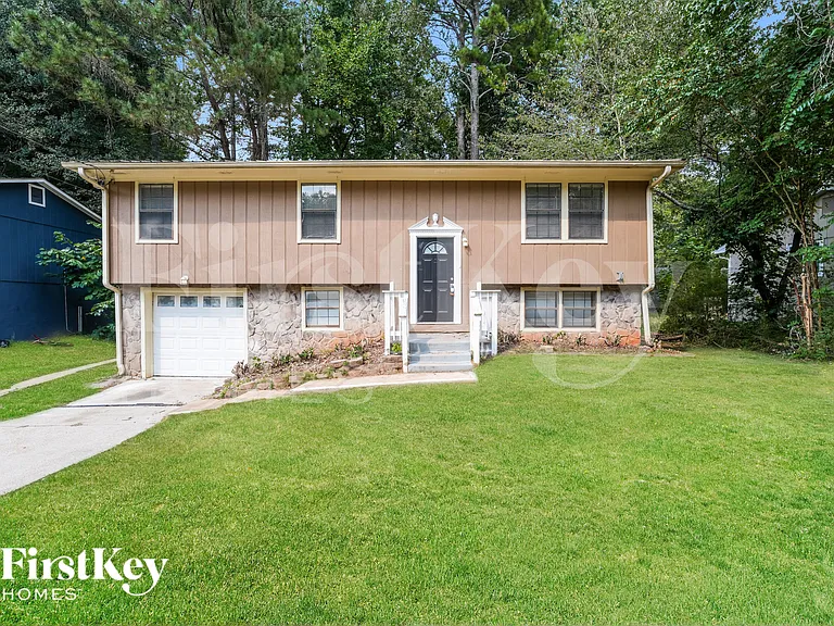 2261 Cherokee Valley Dr — Photo 1