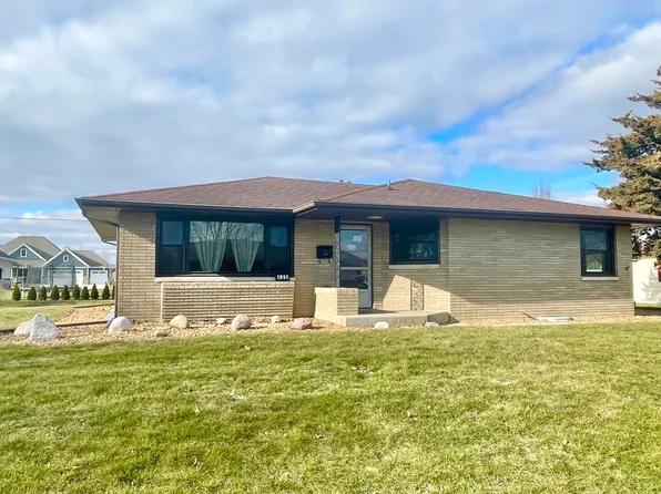 425 Swift Ave, Oglesby, IL 61348