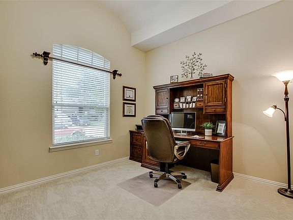 4th image of 4000 Kimberly Dr