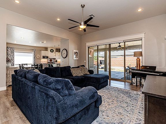 5th image of 419 San Simon Dr