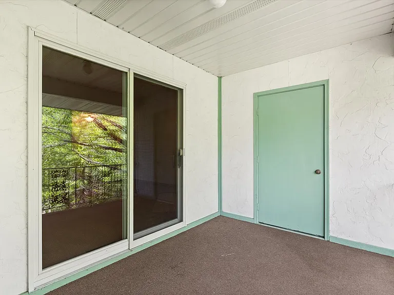 2427 Reynolds Manor Dr #0 — Photo 26