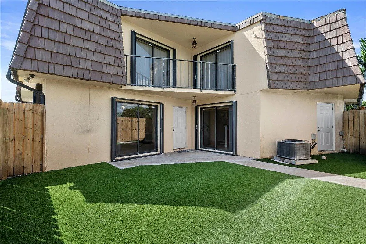 2 bed, 2.5 bath, 1183 sqft, $2,350 — Photo 4