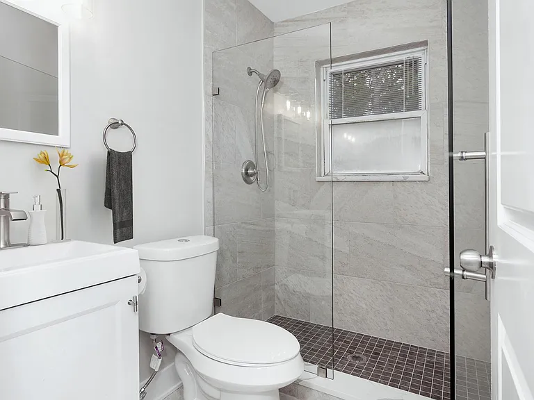 1 820/822 E 5th St #1 — Photo 21