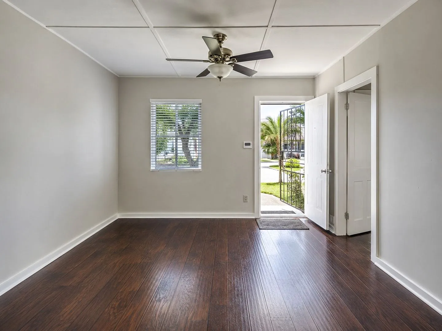 1 Month FREE with 1 Year Lease - Move-In Ready 2 Bed Phoenix Home | Minutes to Airport, ASU, Temp... — Photo 4