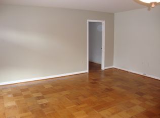 10625 Weymouth St #10625, Bethesda, MD 20814