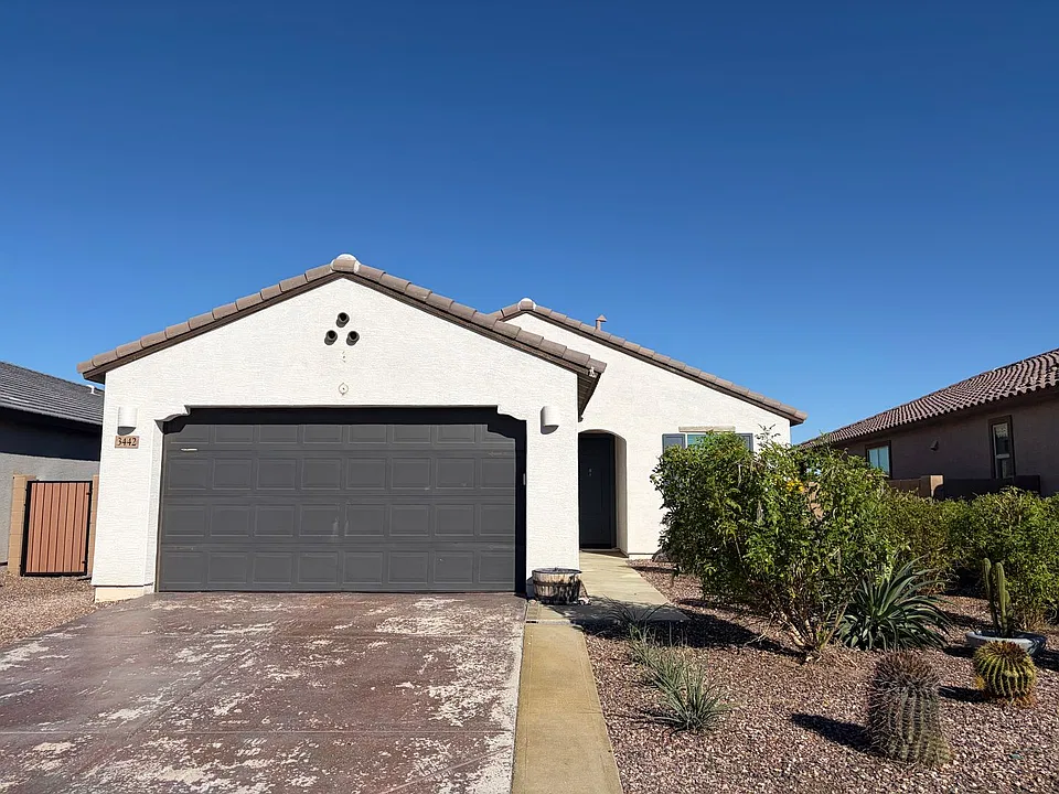 3442 E Dakota Dr