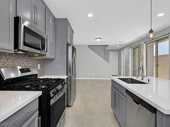 3rd image of 84 Alla Breve Ave