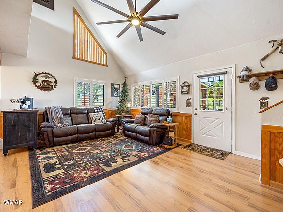 5th image of 1565 Pineridge Ln