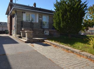 138 Lindylou Rd, Toronto, ON M9M2B6
