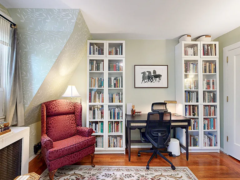 291 Burns St #2 — Photo 16