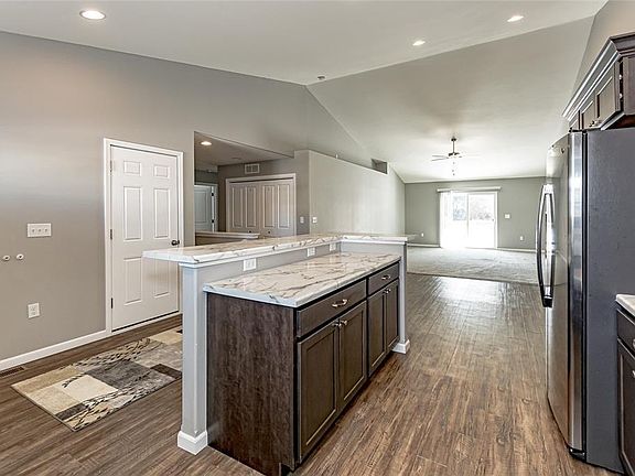 3rd image of 3012 Sherwood Dr