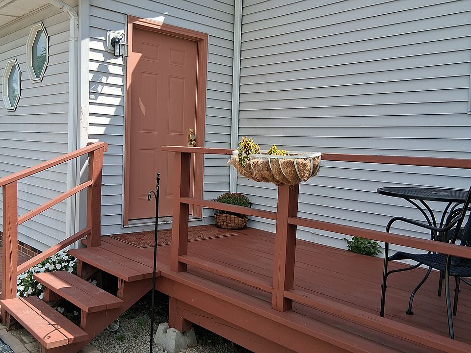 1st image of 804 Dayton Ave NW