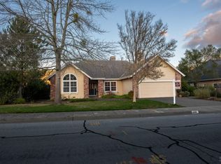 6261 Meadowstone Drive, Santa Rosa, CA 95409