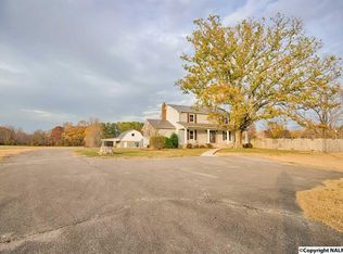 1050 Manley Rd, Hazel Green, AL 35750