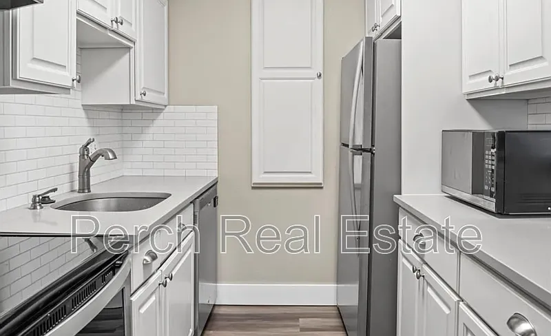 2 bed, 1.0 bath, 730 sqft, $1,578 — Photo 4