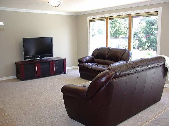 4th image of 6107 S Lee Ct