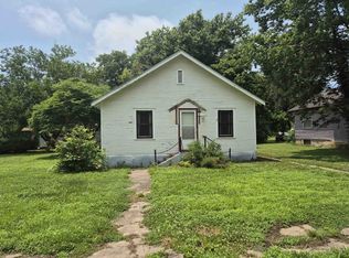 219 S Mulberry St, Eureka, KS 67045