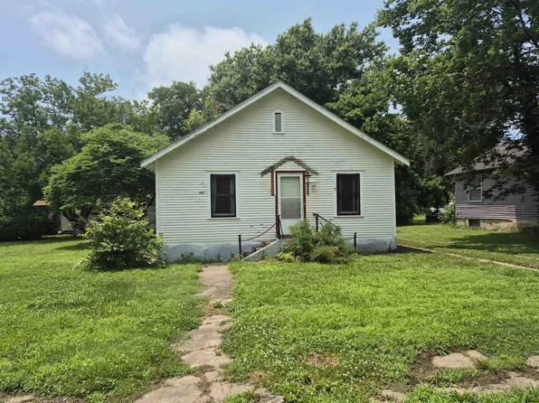 219 S Mulberry St, Eureka, KS 67045