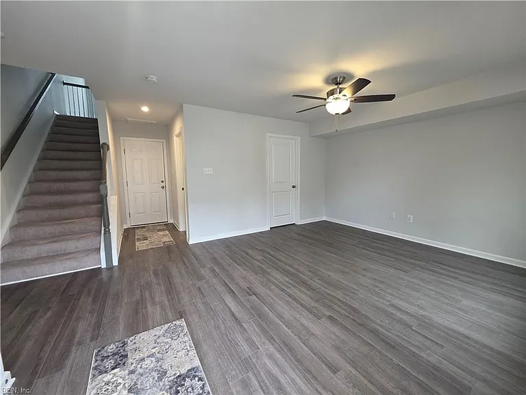 412 Bulkhead Pl — Photo 4