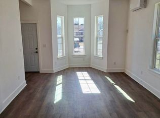 240 E 9th St #1, Baxter Springs, KS 66713