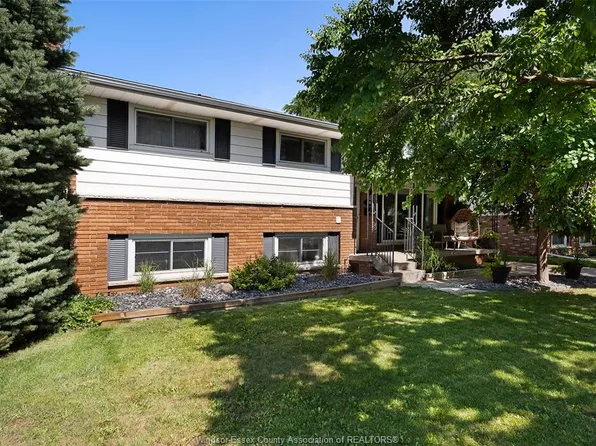 1170 Garden Court Dr, Windsor, ON N8S 2S3