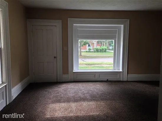 124 W Pearl St — Photo 3