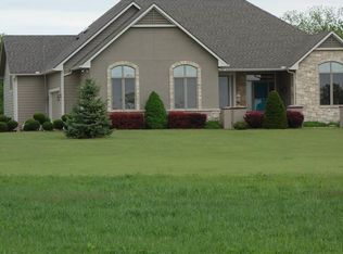 658 E 1400th Rd, Lawrence, KS 66046