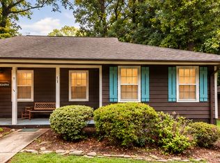 11 Oakwood Dr, Greenville, SC 29609