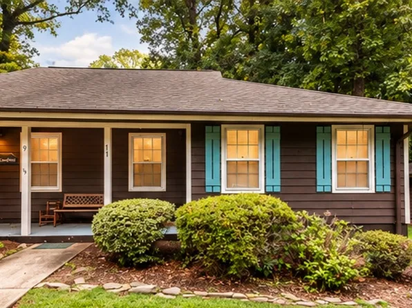 11 Oakwood Dr, Greenville, SC 29609