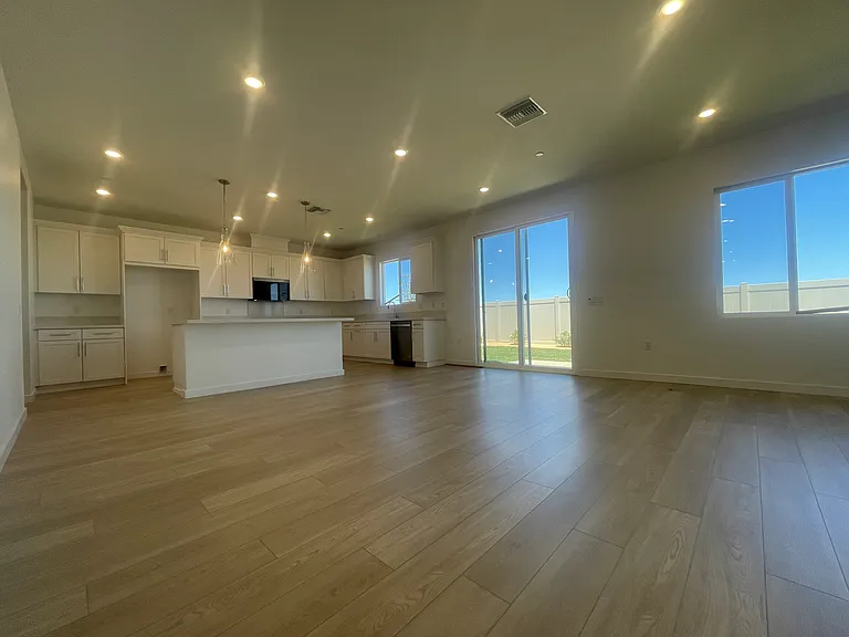 5529 W Avenue K13 — Photo 6