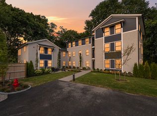 32 Exchange St UNIT 100, East Greenwich, RI 02818