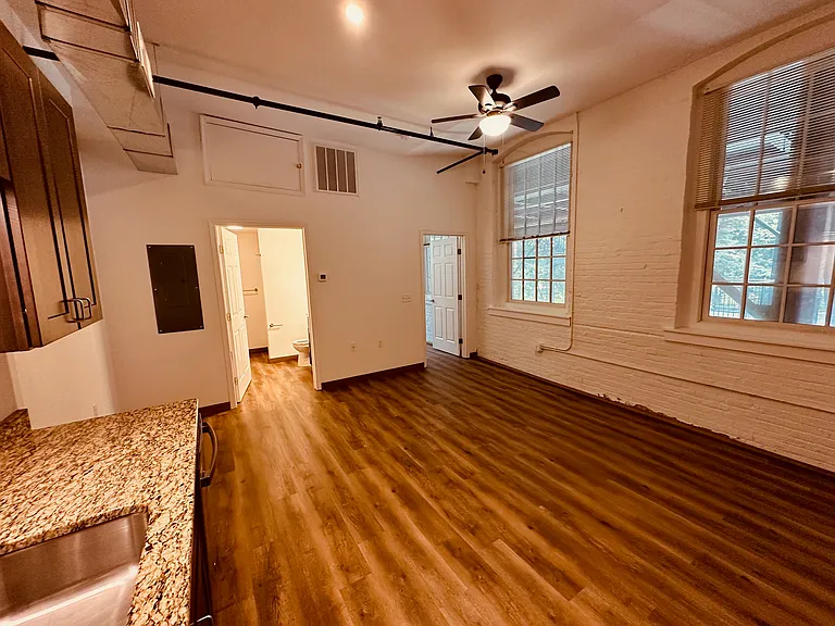 Riverside Lofts — Photo 8