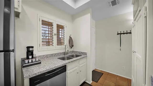11666 N 28th Dr #253 — Photo 9