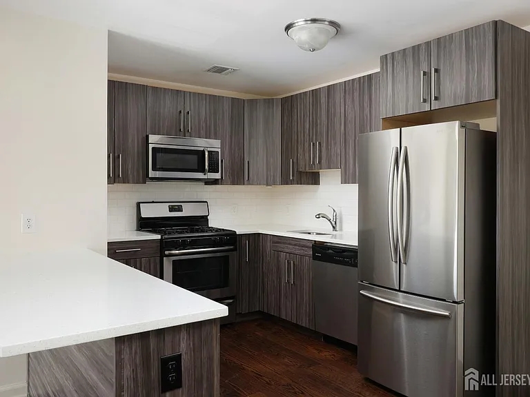 1400 Saint George Ave #303 — Photo 12