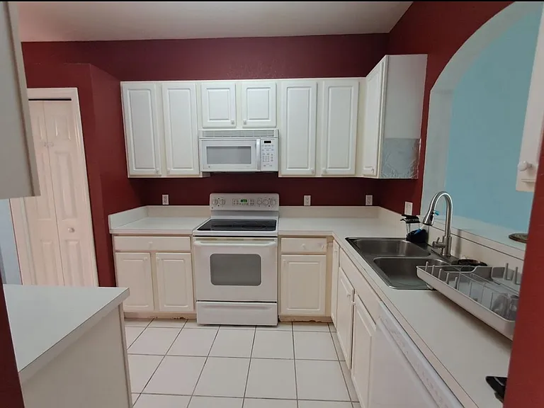 7880 Lake Sawgrass Loop #5212 — Photo 4