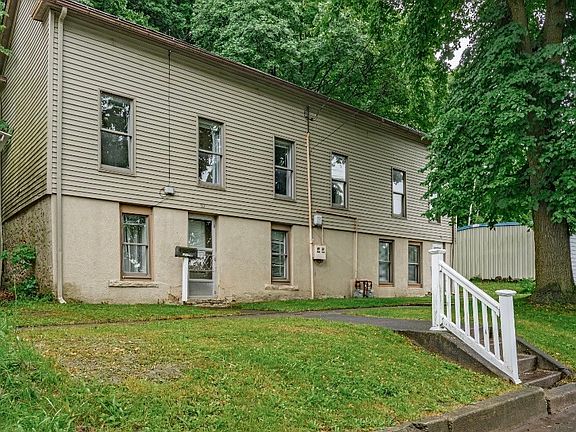 2nd image of 92 Garden St