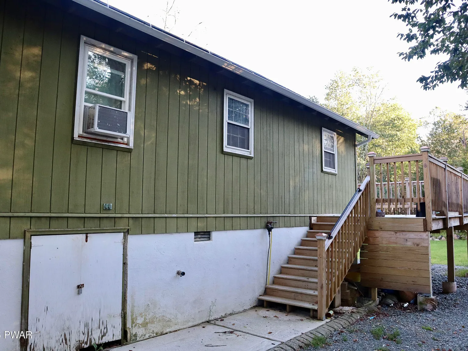 2 bed, 1.0 bath, 1300 sqft, $1,800 — Photo 2