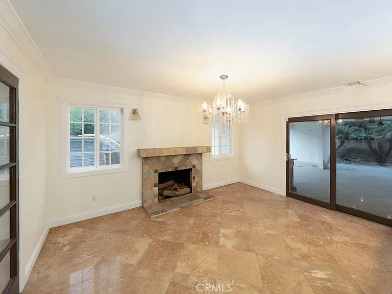 2217 Loma Verde Dr — Photo 4