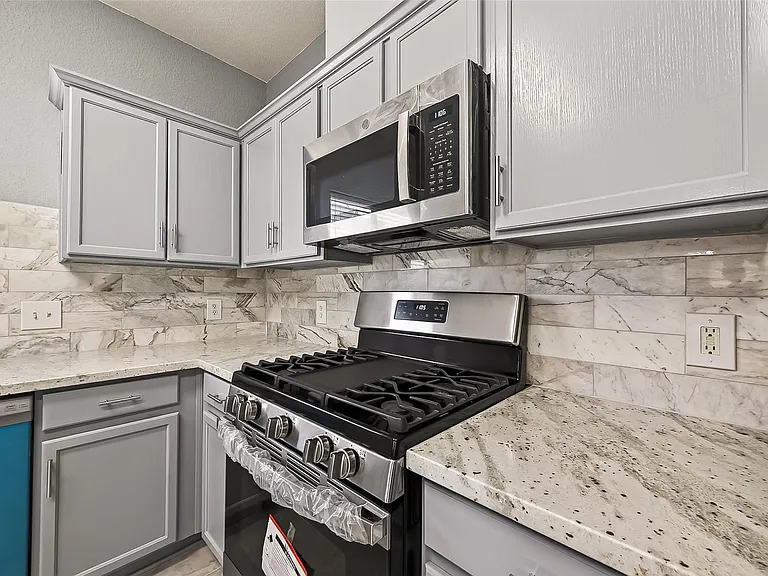 9526 Heflin Colony Dr — Photo 12
